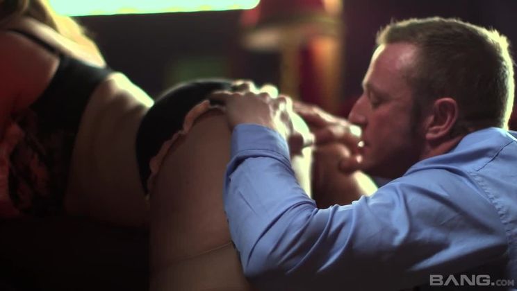 Franki Meets the Kinky Man She's Been Dreaming Of